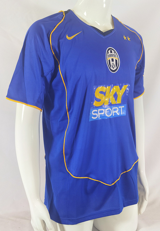 04-05 Juventus Away